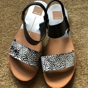 Dolce Vita Neily sandal, size 7 M, Black & white